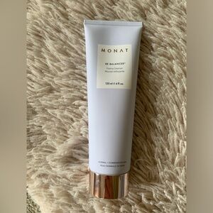 Monat Be Balanced Cleanser